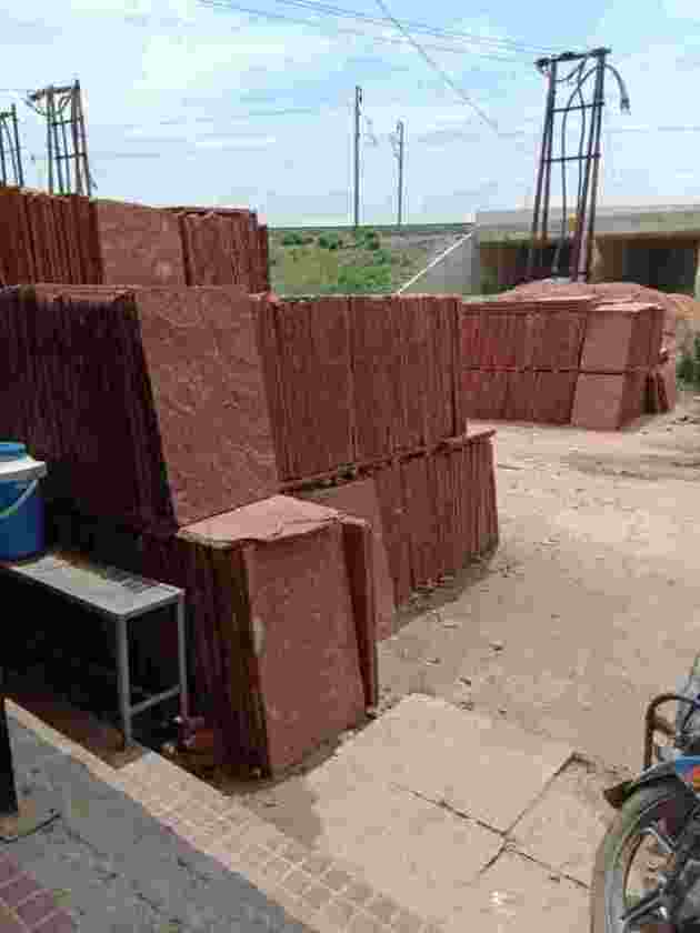 Red,stone.(Patthar)